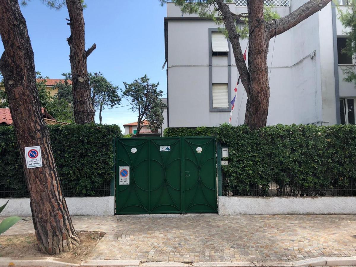 Villa Shell House, Casa con ampio giardino a 100m dal mare Marcelli Esterno foto
